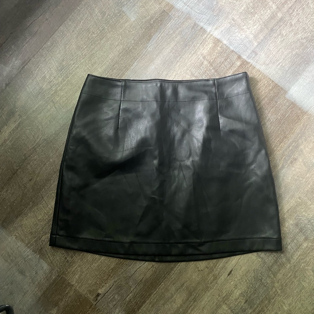 NWOT Black Abercrombie and Fitch leather mini skirt